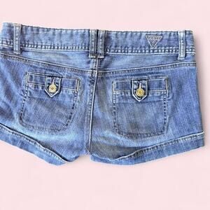 Vintage Guess Wome's Size 27 low rise denim mini shorts Y2k mcbling